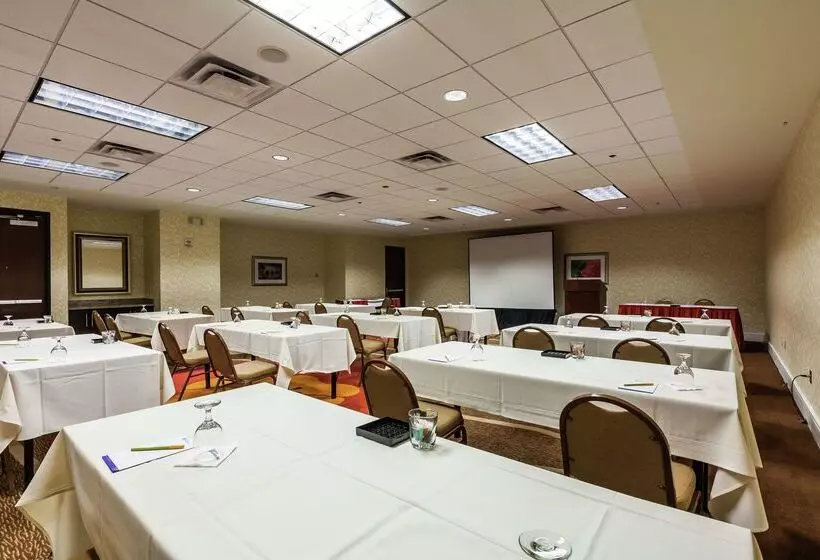 هتل Hilton Garden Inn Phoenix Midtown