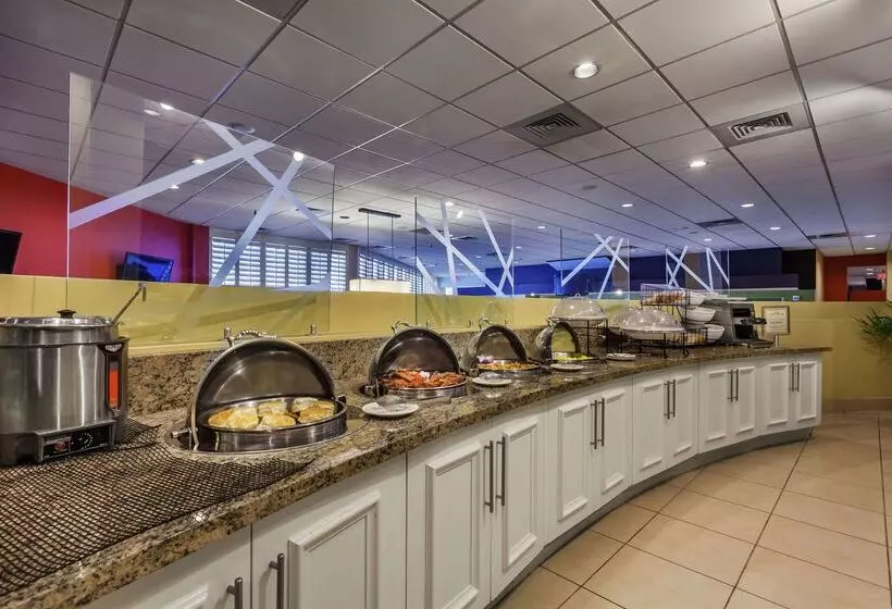 هتل Hilton Garden Inn Phoenix Midtown