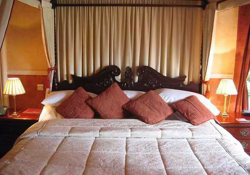 Отель Kingsburgh House