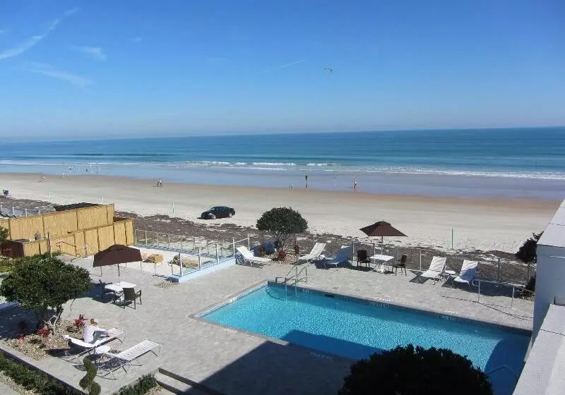 호텔 La Breeze Inn & Suites