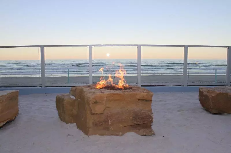 호텔 La Breeze Inn & Suites