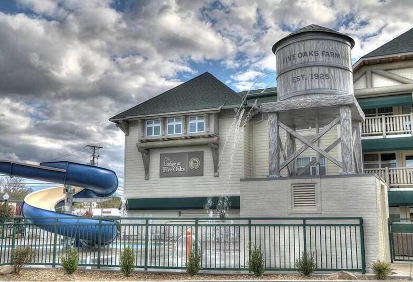 فندق Lodge At Five Oaks Pigeon Forge   Sevierville