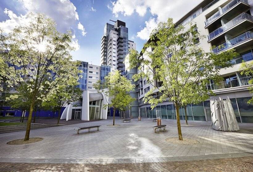 Marlin Apartments  London Bridge Empire Square