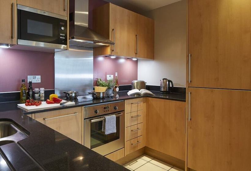 Marlin Apartments  London Bridge Empire Square