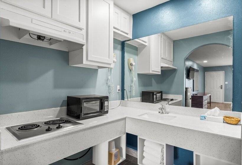 فندق على الطريق Executive Inn & Suites Magnolia