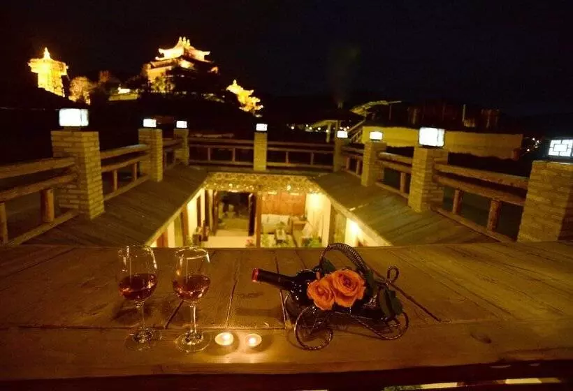 Hotelli Shangri La E Outfitting Boutique