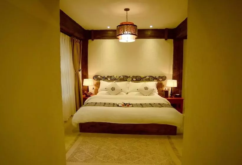 Hotelli Shangri La E Outfitting Boutique