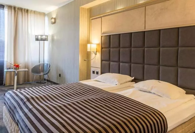 Cosmopolitan Hotel & Wellness