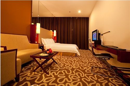 Shenzhen Caa Holy Sun Hotel, Luohu Railway Station