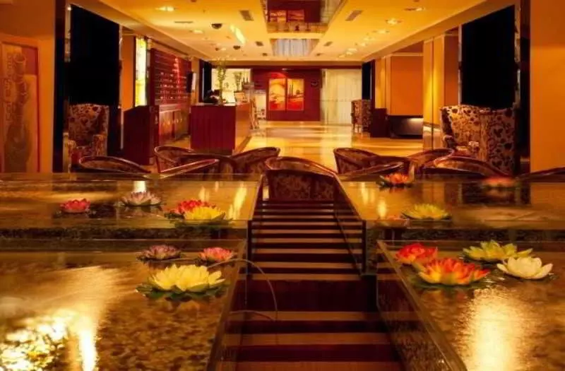 Shenzhen Caa Holy Sun Hotel, Luohu Railway Station