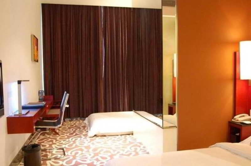 Shenzhen Caa Holy Sun Hotel, Luohu Railway Station