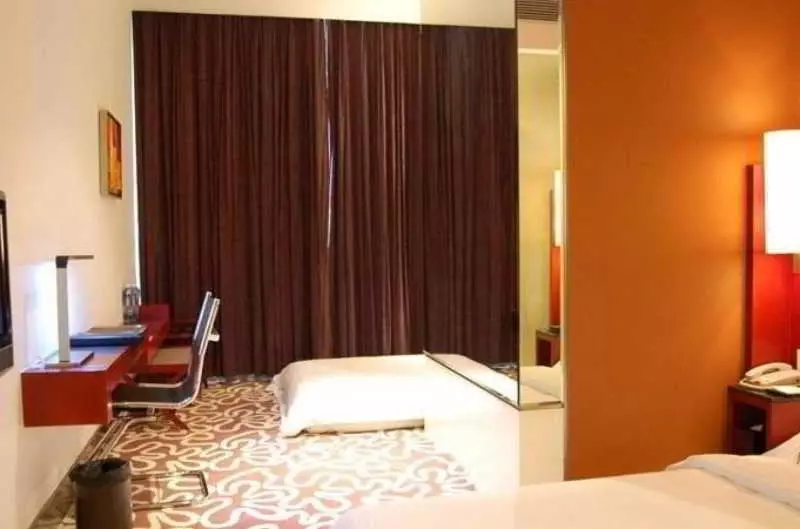 Shenzhen Caa Holy Sun Hotel, Luohu Railway Station