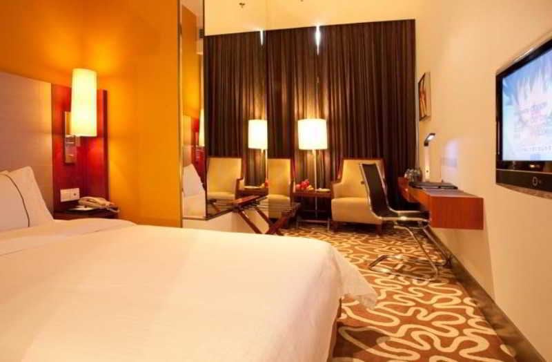 Shenzhen Caa Holy Sun Hotel, Luohu Railway Station