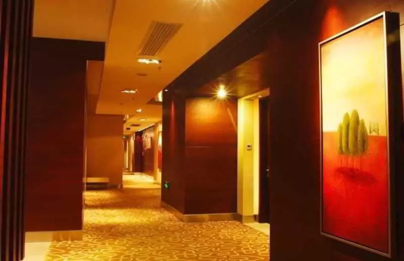 Shenzhen Caa Holy Sun Hotel, Luohu Railway Station