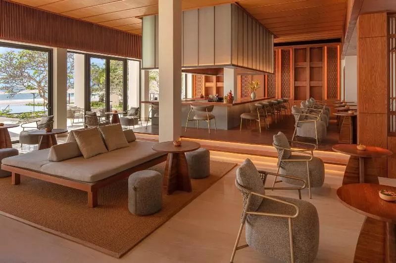 هتل Azerai Ke Ga Bay