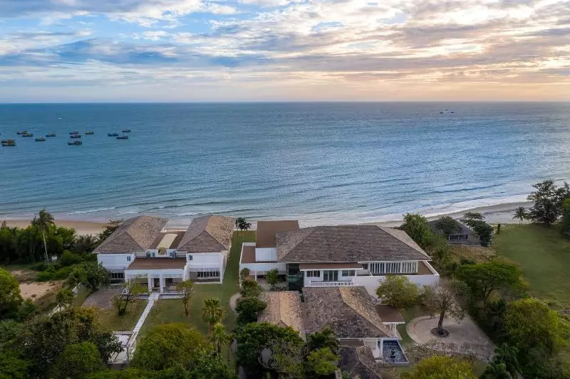 هتل Azerai Ke Ga Bay