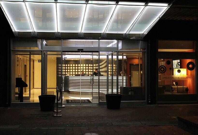 Hotel Circa On The Square