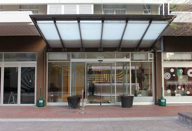 Hotel Circa On The Square