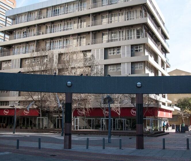 Hotel Circa On The Square