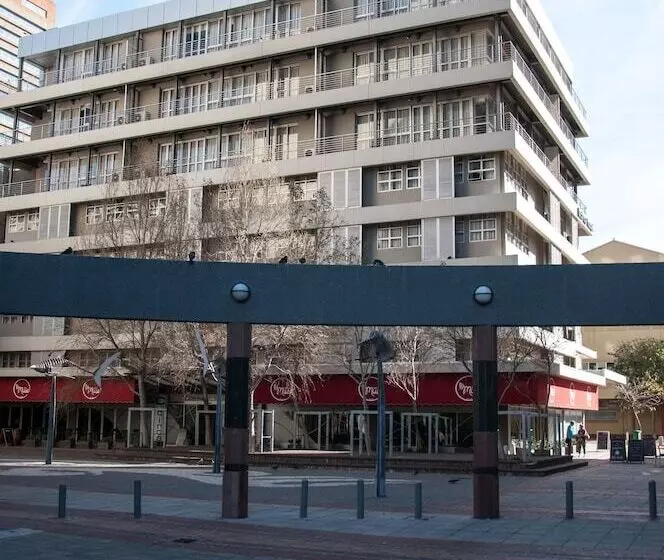 בית מלון כפרי Circa On The Square