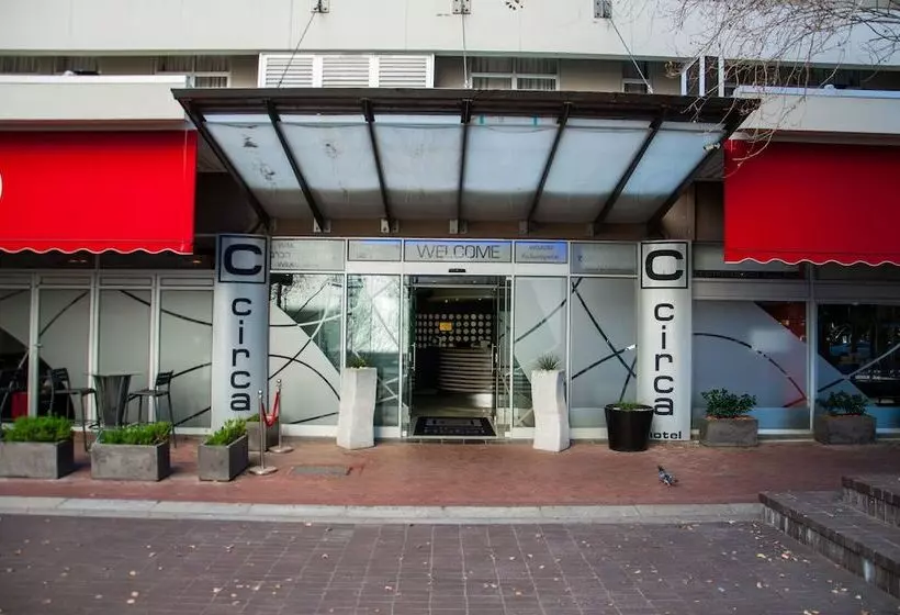 בית מלון כפרי Circa On The Square