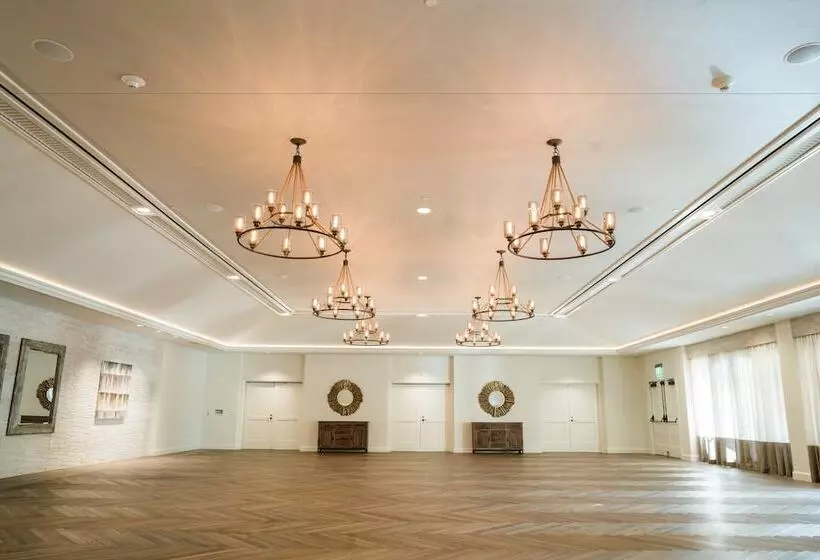 Estancia La Jolla Hotel & Spa