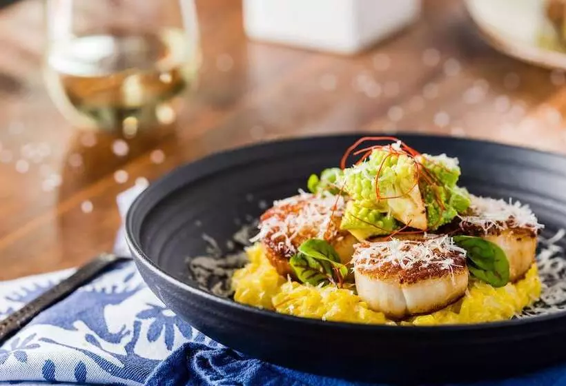 Estancia La Jolla Hotel & Spa