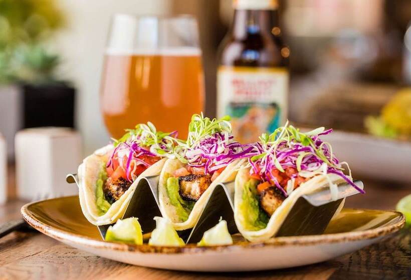 Estancia La Jolla Hotel & Spa