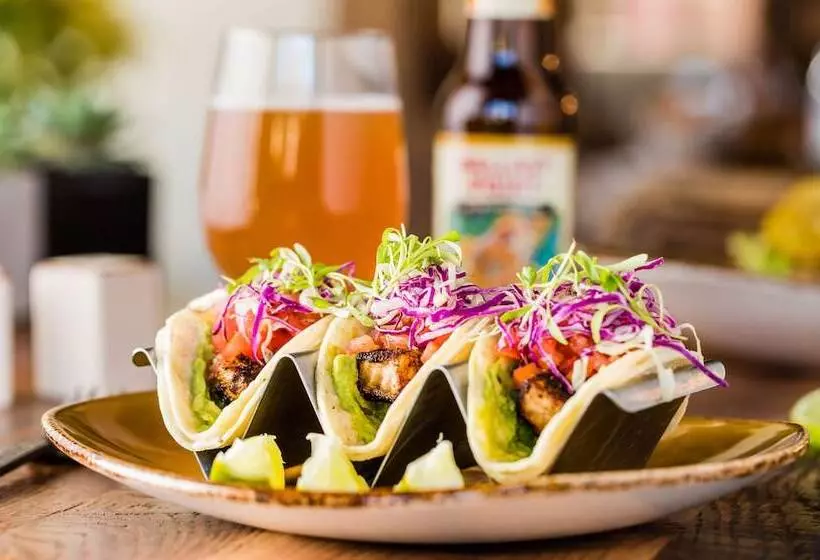 Estancia La Jolla Hotel & Spa