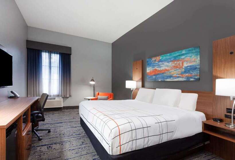 호텔 La Quinta Inn & Suites By Wyndham St. Petersburg Northeast