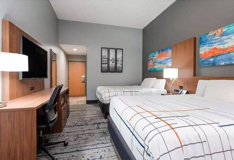 酒店 La Quinta Inn & Suites By Wyndham St. Petersburg Northeast