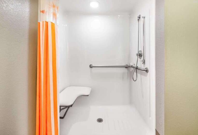 호텔 La Quinta Inn & Suites By Wyndham St. Petersburg Northeast