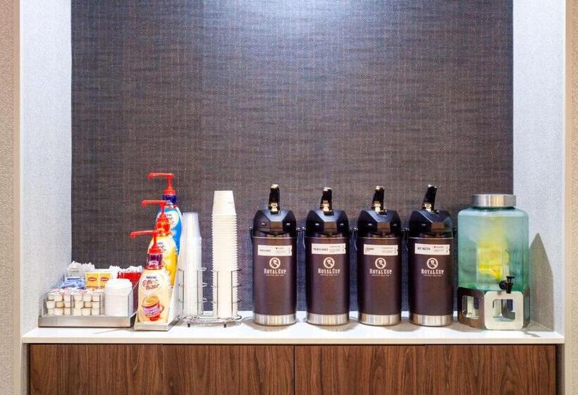 호텔 La Quinta Inn & Suites By Wyndham St. Petersburg Northeast