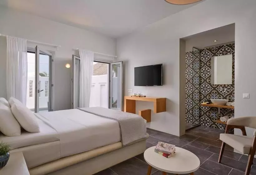 هتل Meltemi Village