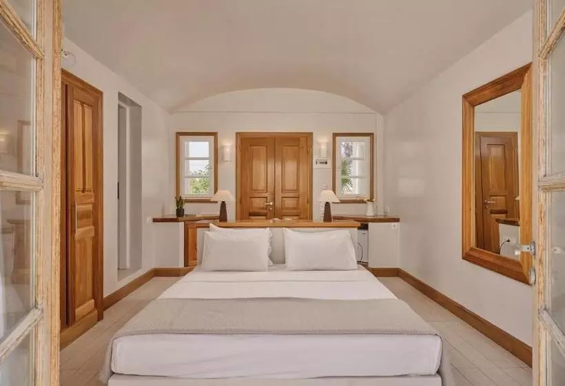 هتل Meltemi Village