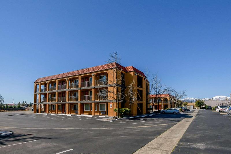 בית מלון כפרי Quality Inn Redding Near I5