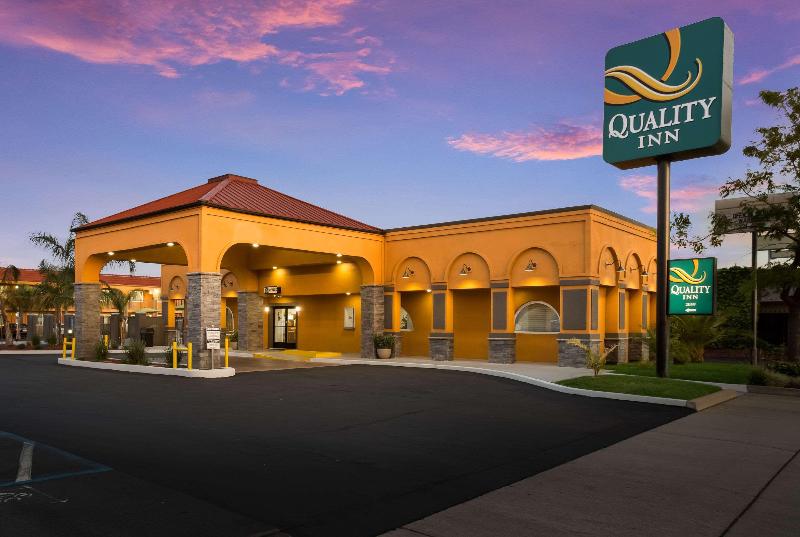 בית מלון כפרי Quality Inn Redding Near I5