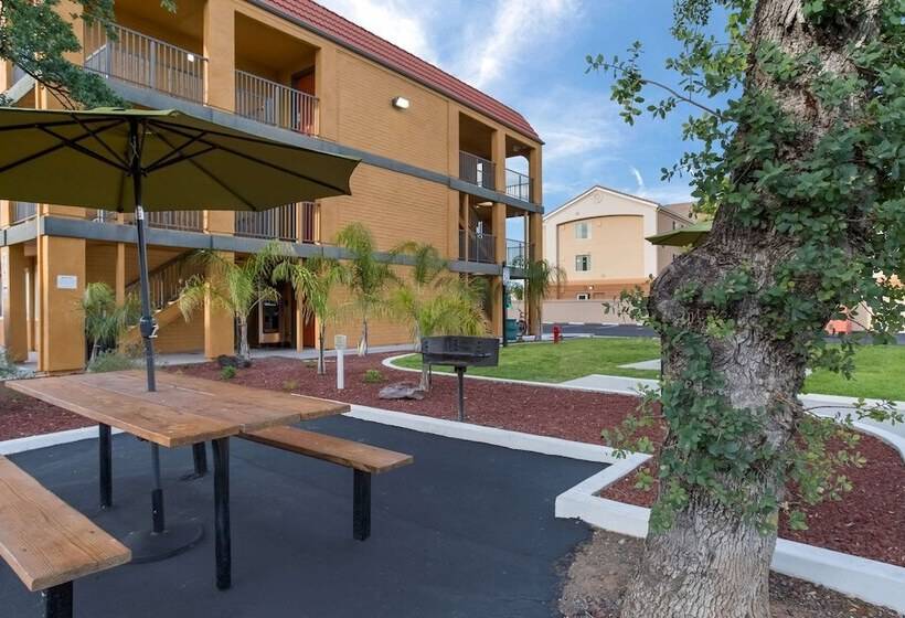 בית מלון כפרי Quality Inn Redding Near I5
