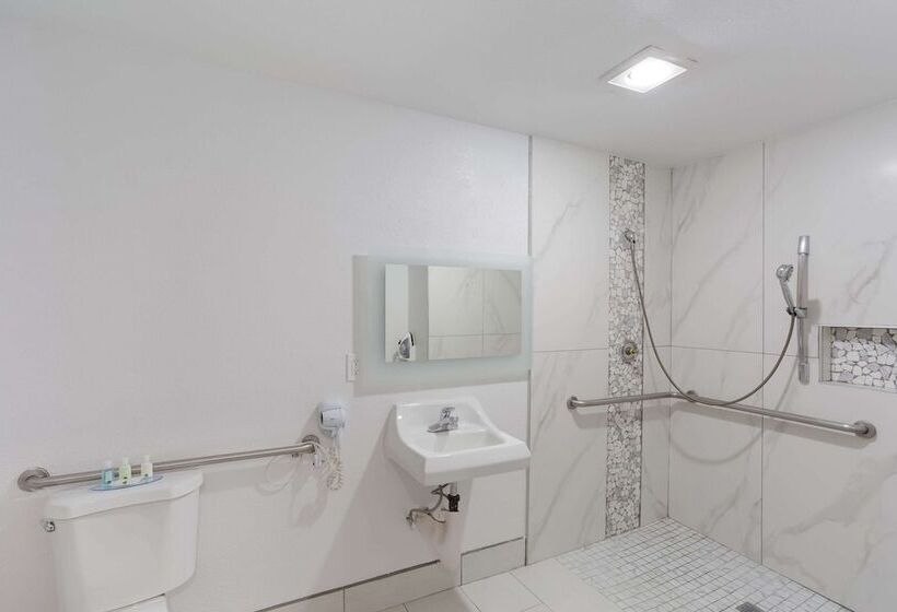 בית מלון כפרי Quality Inn Redding Near I5