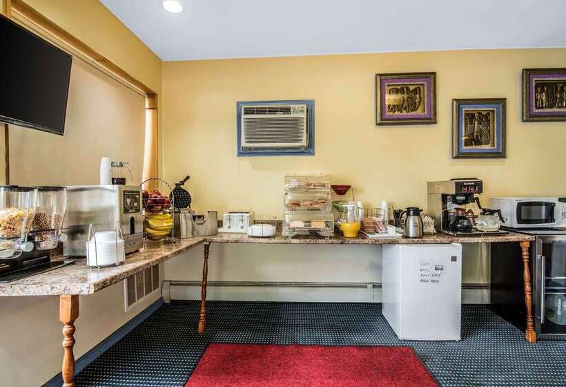 בית מלון כפרי Rodeway Inn Rutland