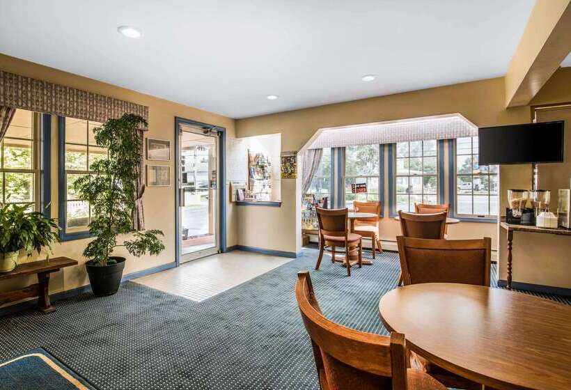 בית מלון כפרי Rodeway Inn Rutland