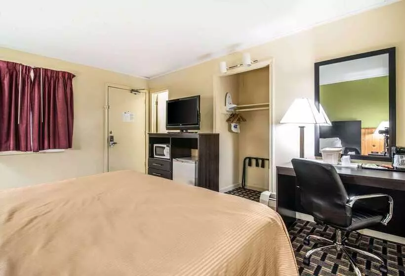 בית מלון כפרי Rodeway Inn Rutland