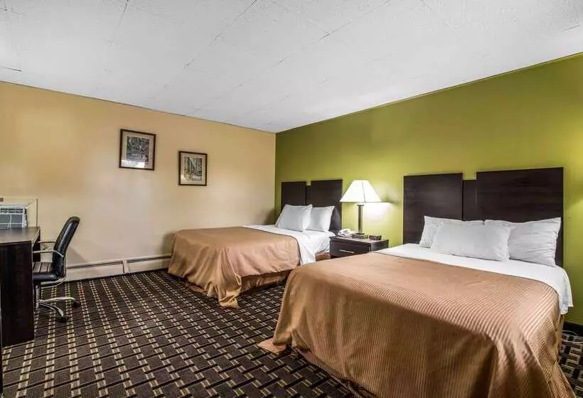 בית מלון כפרי Rodeway Inn Rutland