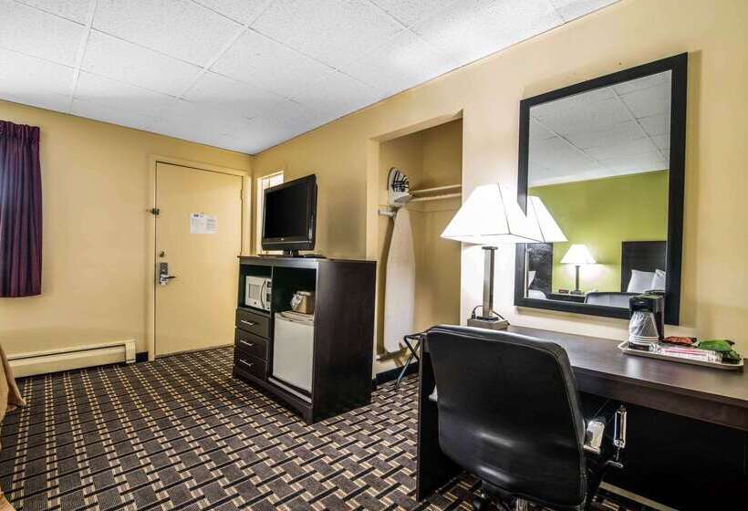 בית מלון כפרי Rodeway Inn Rutland