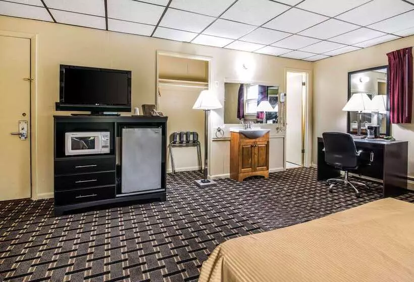 בית מלון כפרי Rodeway Inn Rutland