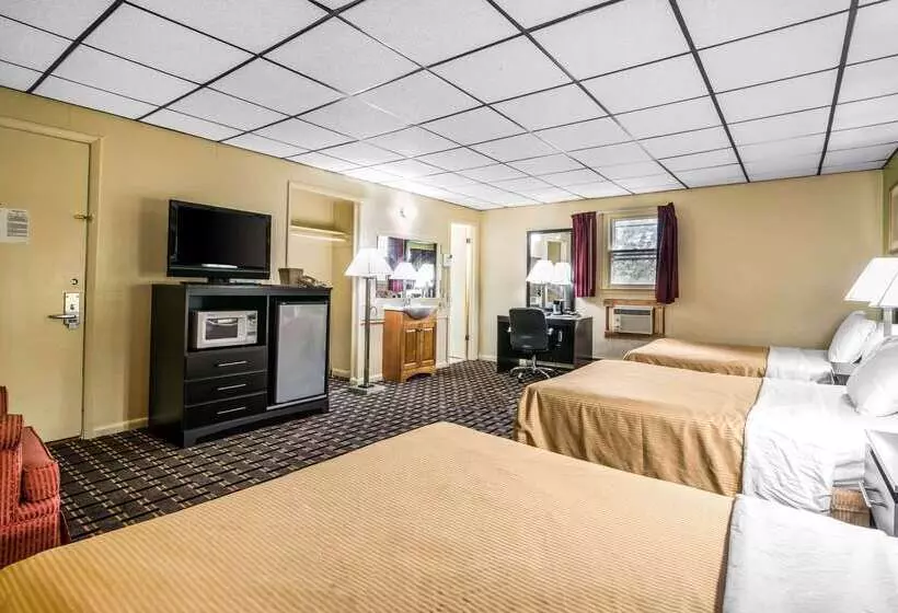 בית מלון כפרי Rodeway Inn Rutland