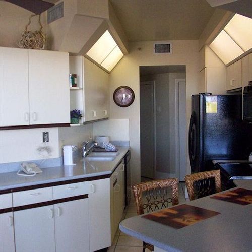 Отель Surfside Resort