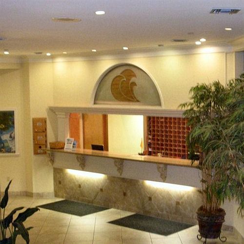 Отель Surfside Resort