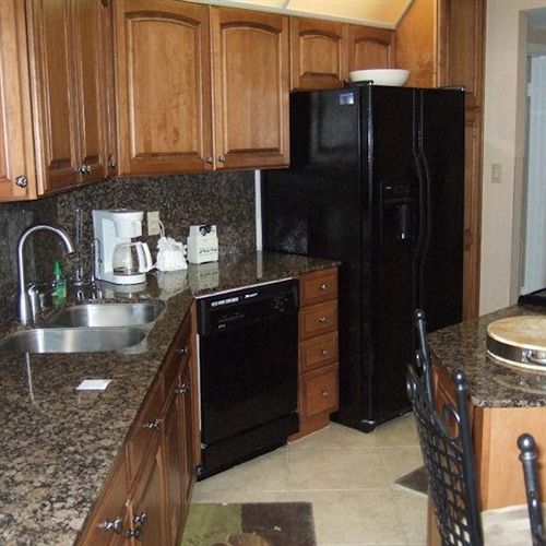 Отель Surfside Resort