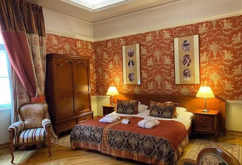 فندق The Bonerowski Palace Boutique